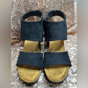 Eurosoft suede heels